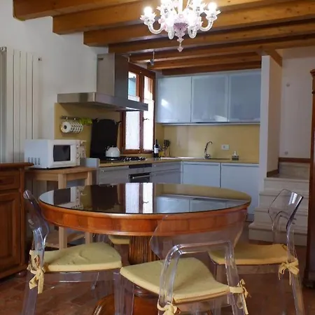 Cà Di Pizzo Di Hébergement de vacances